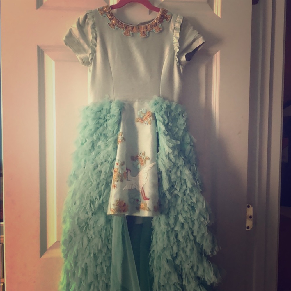 Quis quis kid’s gown